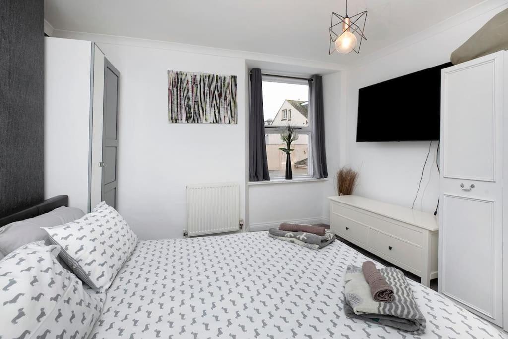 Beach Front Flat Shaldon With Parking Exterior photo