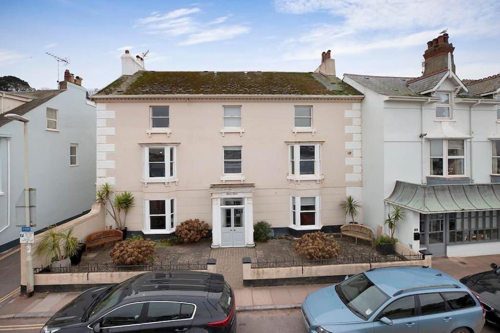 Beach Front Flat Shaldon With Parking Exterior photo